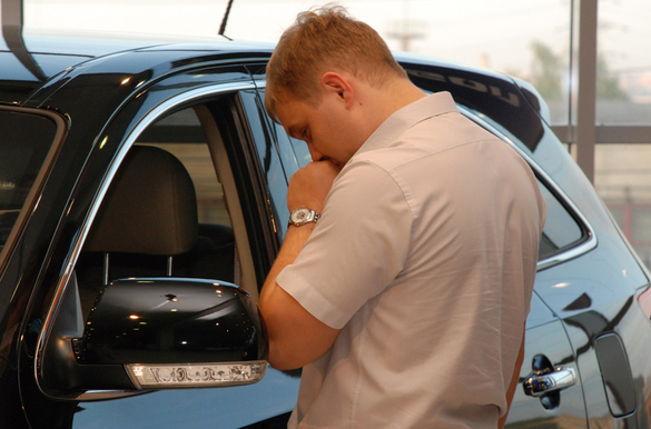 Чем пахнет новый автомобиль