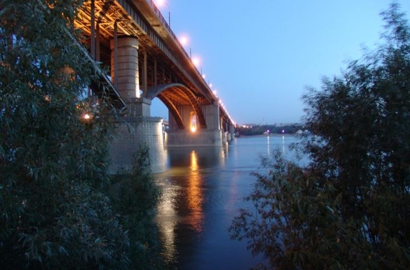 Октябрьский мост в Новосибирске прикроют на ремонт