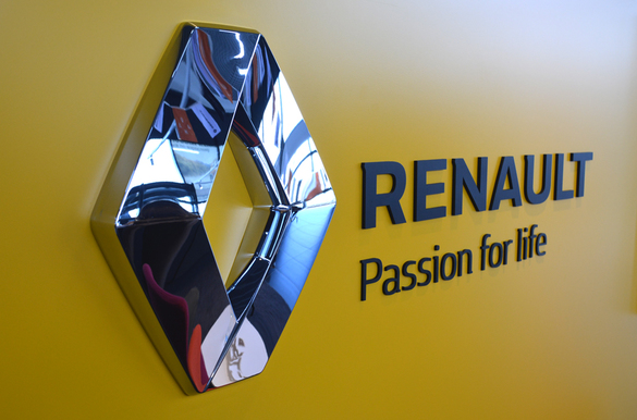 Группа Renault заявила о приостановке деятельности в России