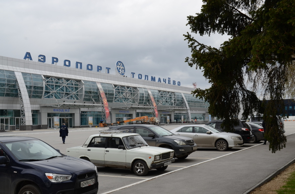 Аэропорт Толмачёво усовершенствовал парковочную систему