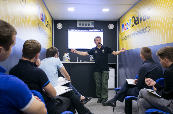 «Академия Механиков Mobil Delvac» провела в Новосибирске серию тренингов для механиков СТО и студентов технических ВУЗов и СУЗов