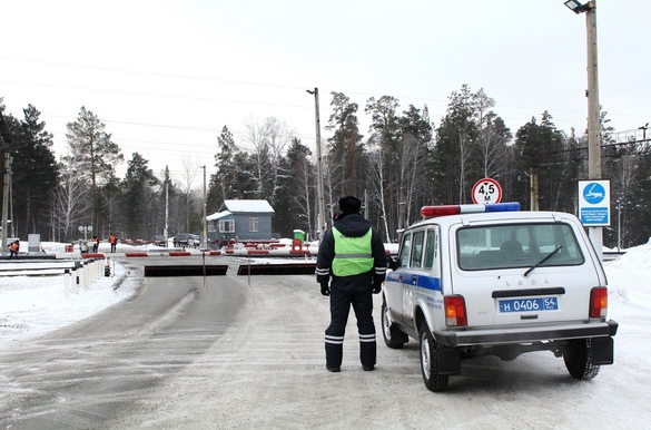 Свыше сотни нарушителей проезда железнодорожных переездов выявлено в Новосибирской области за сутки