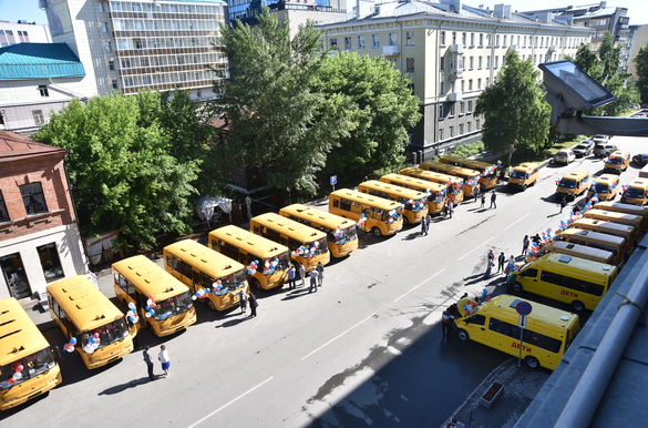 20 новых автобусов пополнили школьные автопарки