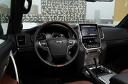 Тест-драйв Toyota Land Cruiser 200 