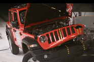 Jeep Wrangler снова перевернулся в краш-тесте IIHS