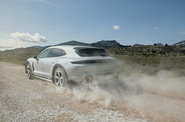 Porsche презентовал Taycan Cross Turismo