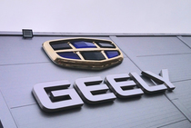Geely вновь возглавил рейтинг китайских автобрендов в России