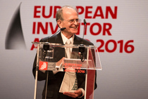 Создатель ESP Антон ван Зантен удостоен премии «Изобретатель года»