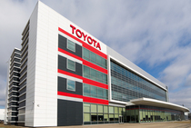 Toyota прекращает производство в России