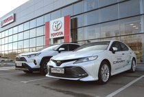 Продажи Toyota снижаются восьмой месяц подряд