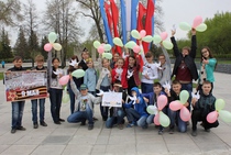 Новосибирские школьники призвали к миру на дорогах