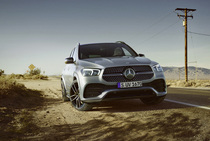 Новый дизельный Mercedes-Benz GLE стал доступен в мягко-гибридном исполнении 