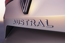 Renault анонсирует выход нового SUV