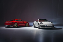 Новые купе и кабриолет Porsche 911 доступны для заказа   