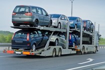 Импорт авто в Россию упал на 23.7%