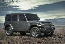 Jeep анонсировал юбилейные версии своих моделей