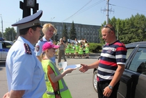 Водители Новосибирска получили письма от юных пешеходов